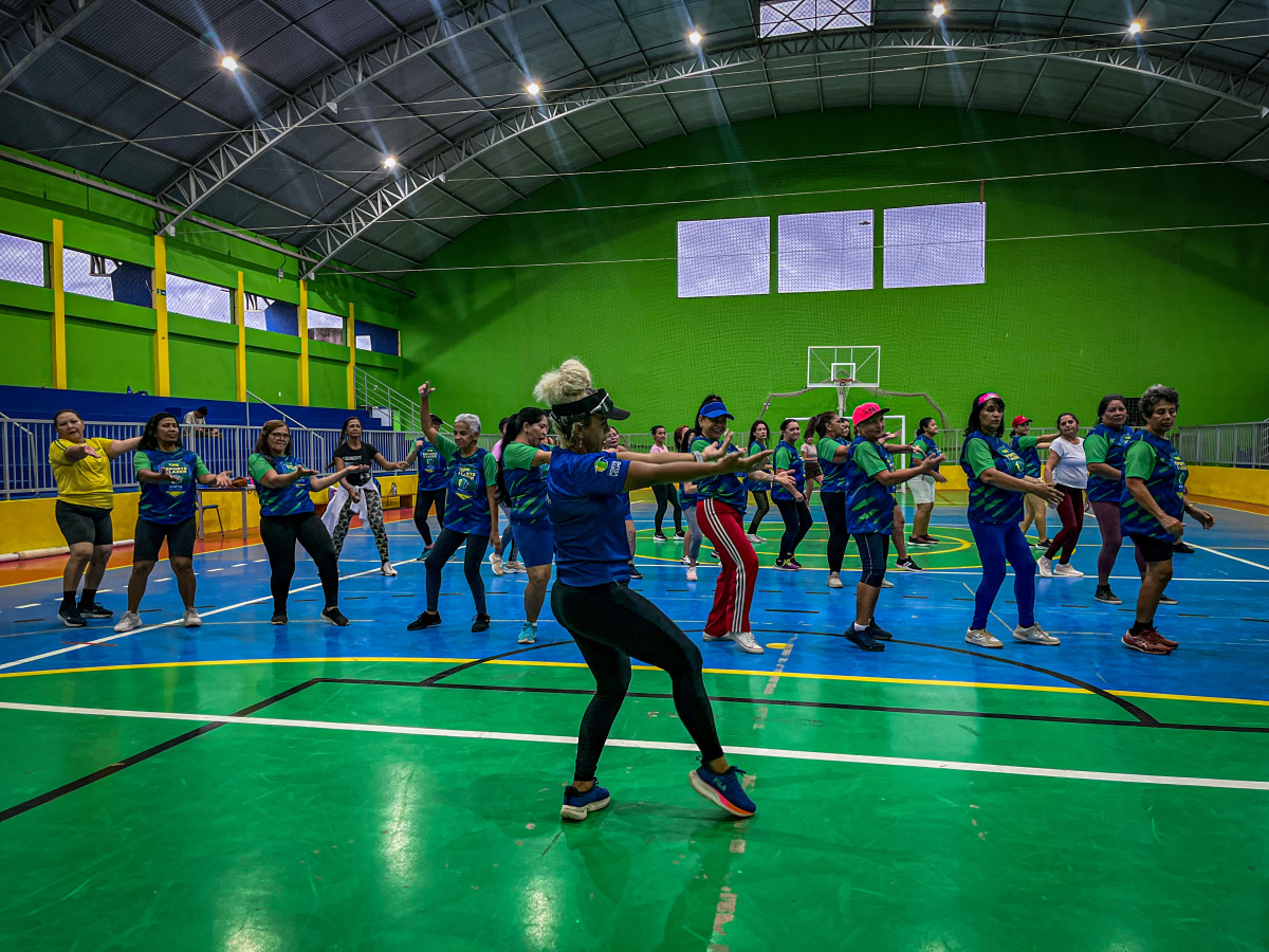 Aula de ritmos une saúde, dança e bem-estar na Vila Olímpica Chiquilito Erse