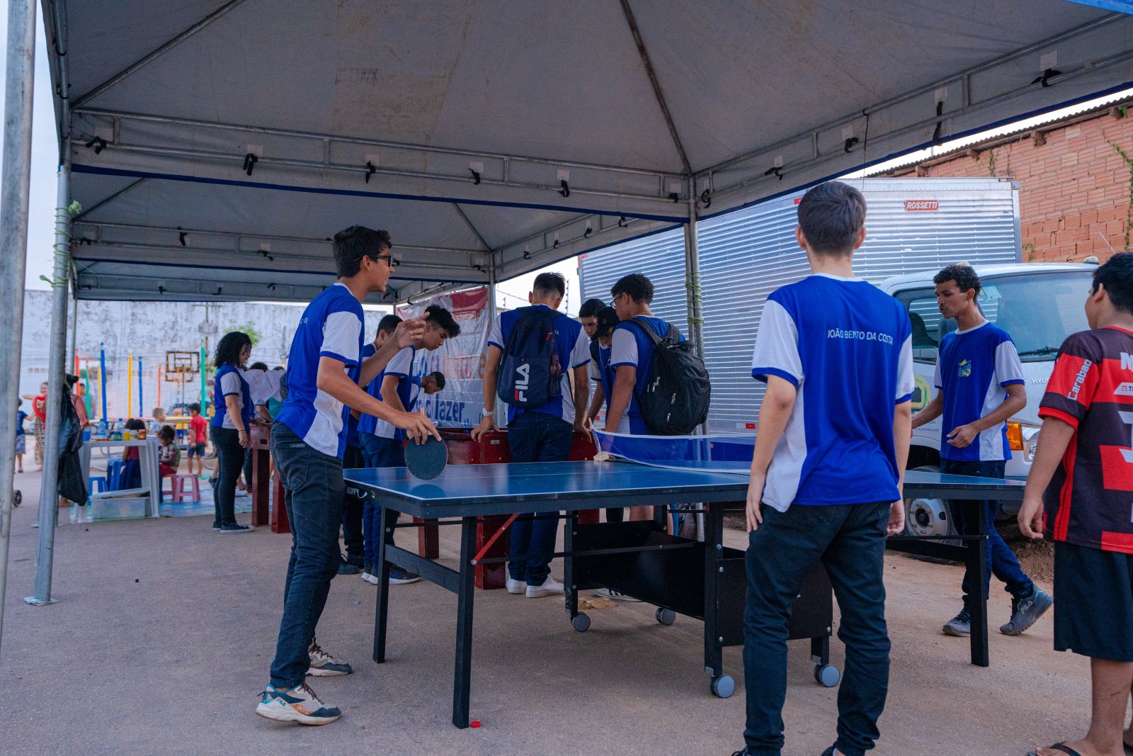 Tênis de mesa, corrida de saco e futebol de travinha estarão entre os jogos do dia