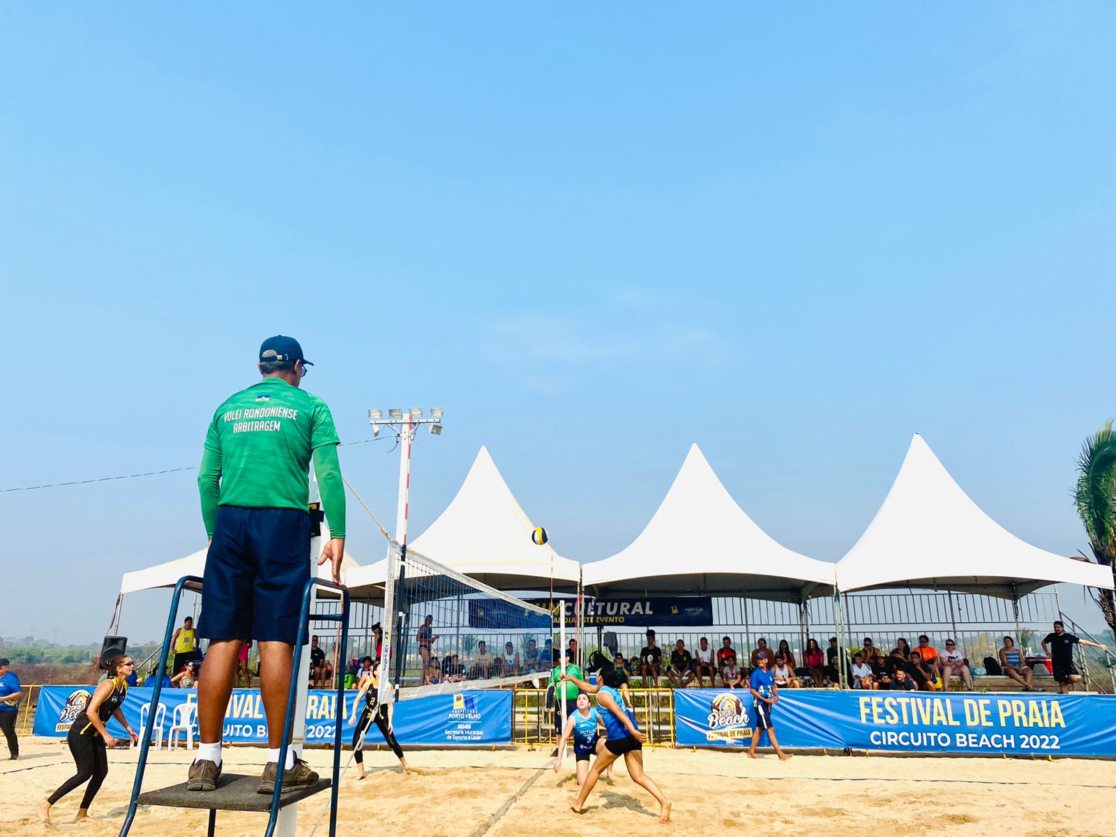 Finais do vôlei de praia acontecerão no final da tarde deste sábado (24)