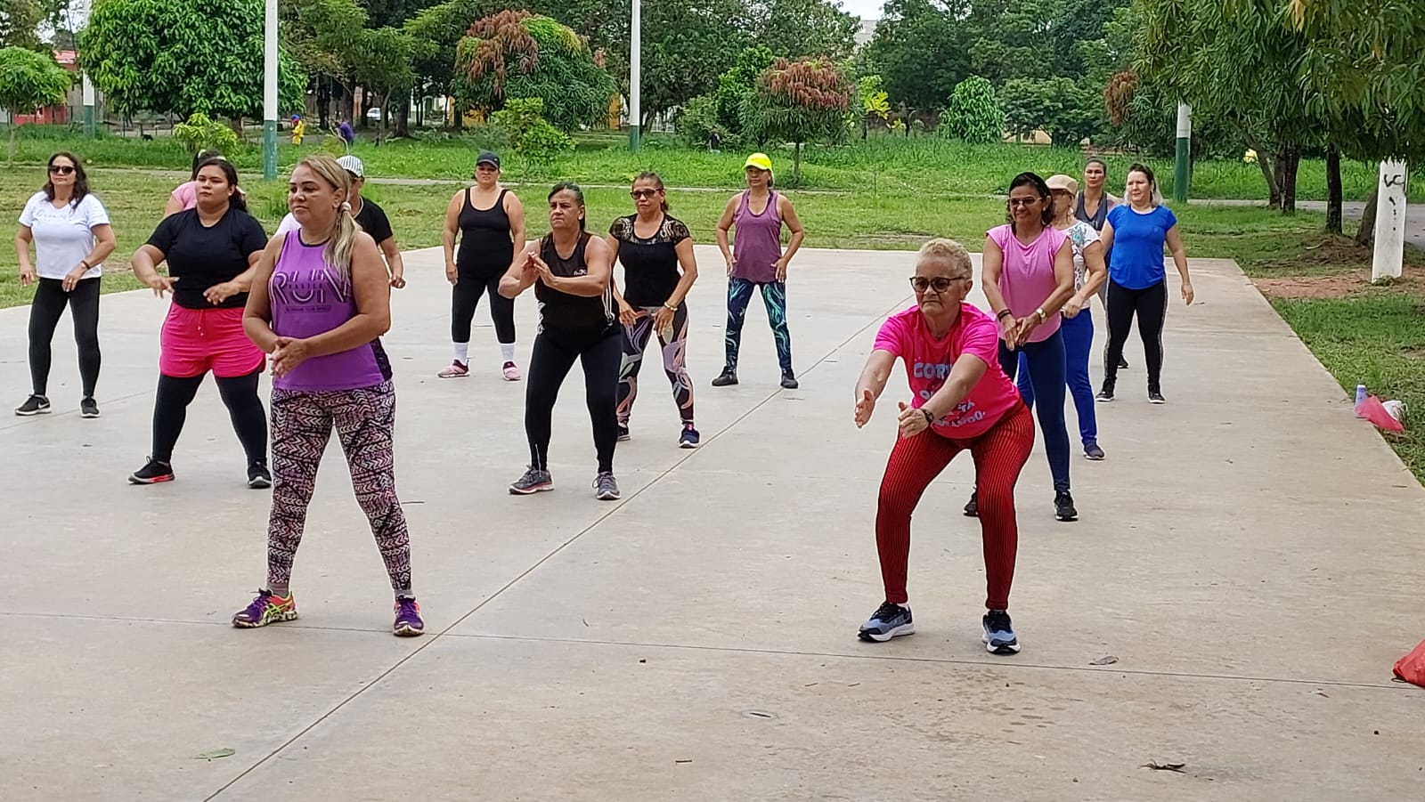 O trabalho foi de fortalecimento muscular com sessões de alongamento 