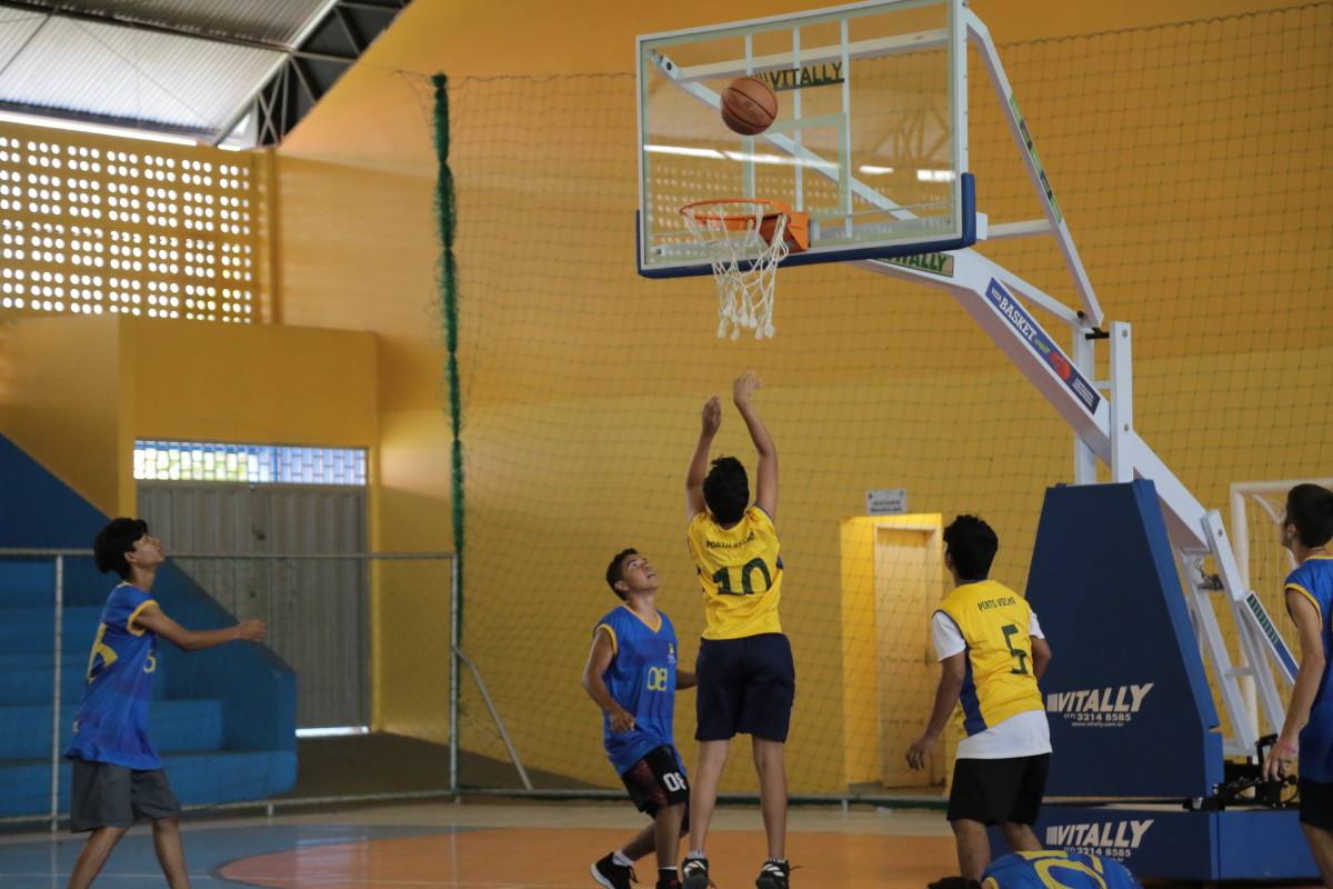 As vagas para o basquete estão disponíveis para masculino e feminino