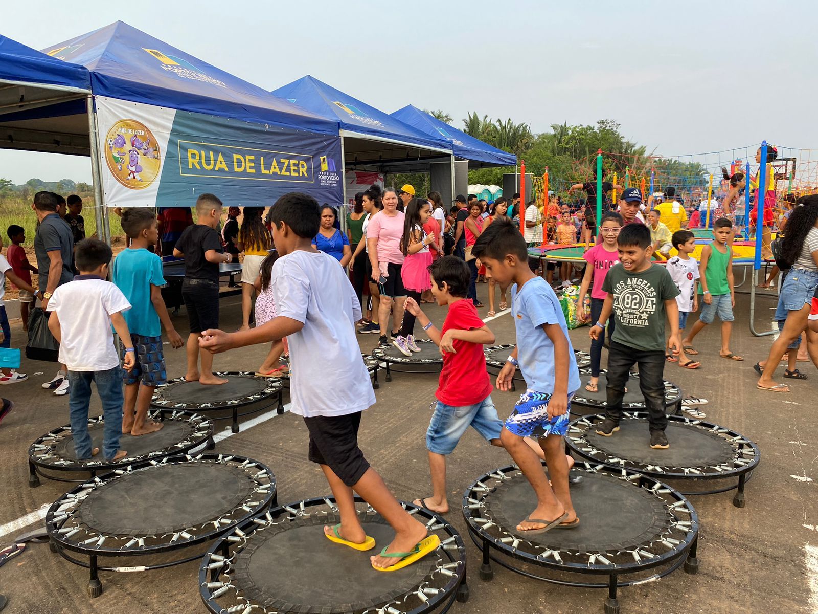 O projeto Rua de Lazer leva diversão para toda a família