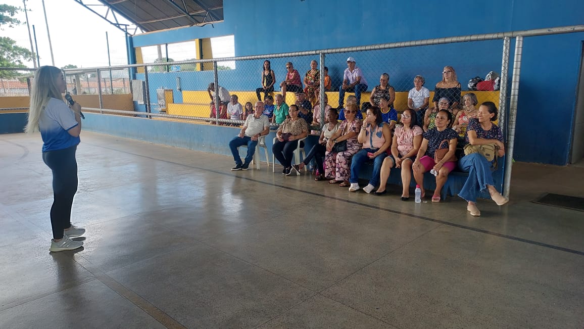 Programação começou com a palestra da psicóloga da Semes, Renata Leles