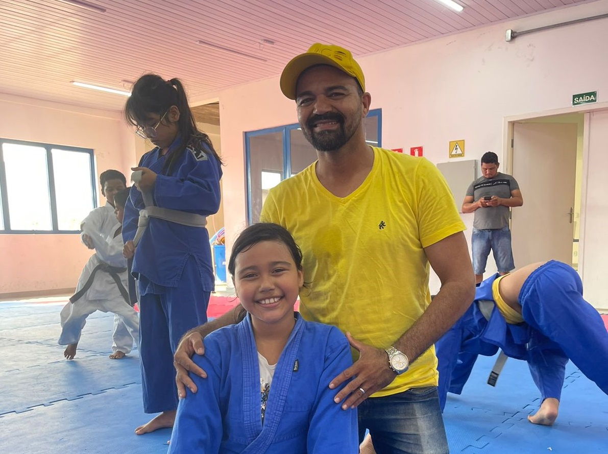 Fábio Costa também fez questão de participar desse momento ao lado da filha